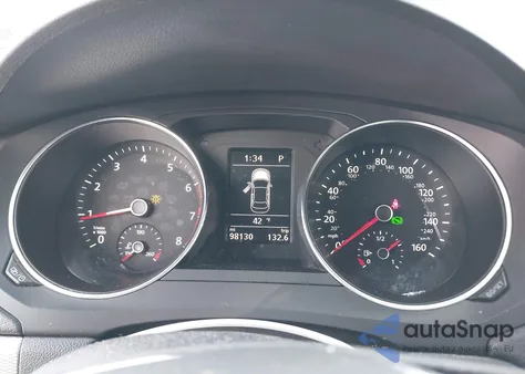 2017 Volkswagen Jetta 1.4T Se z USA, uszkodzony, nr VIN 3VWDB7AJ4HM225765